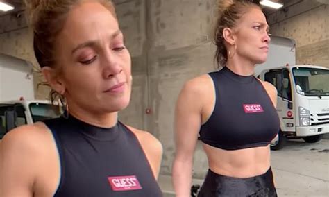 Jennifer Lopez Looks Incredible As She Flashes Her Toned Abs