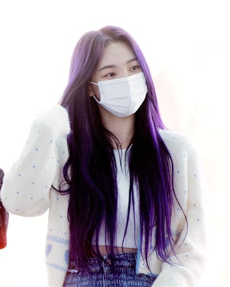 Aespa Karina 카리나 On Instagram “karina Purple Hair I 😭😭😭💜 ↳ ꒰ 220420 ꒱ — Aespa At Icn
