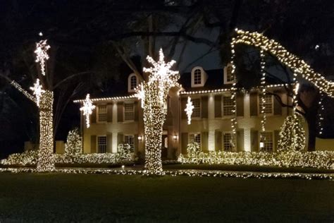 Drive Thru Holiday Lights In Houston Check Out These Displays From The Comfort Of Your Car