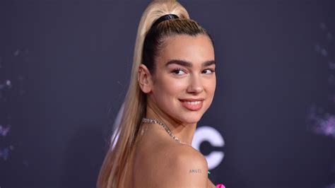 After working as a model, she signed with warner bros. Dua Lipa Unveiled a 2020 Manifestation Manicure | Teen Vogue