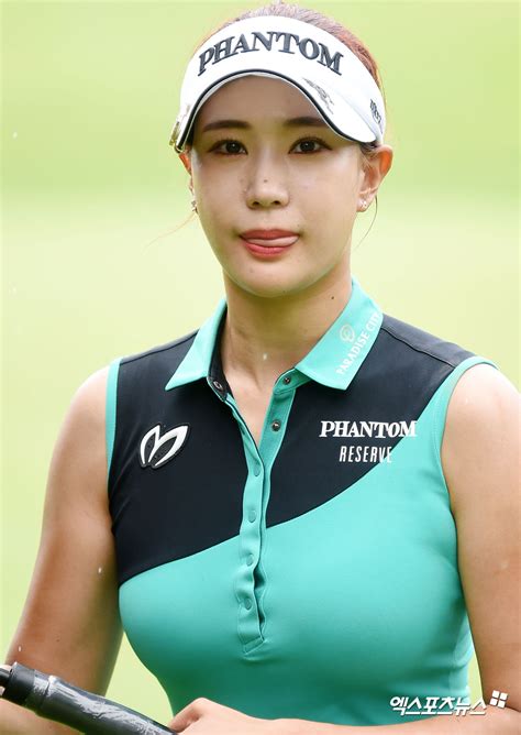 Oct 28, 2018 · 유현주 프로 골퍼. 유현주 시선 빼앗는 밝은 미소엑s HD화보 | 한경닷컴