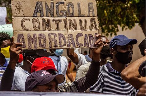 Angola 103 Pessoas Em Julgamento Sumário Por Terem Participado Em Manifestação Esquerda