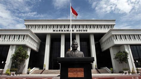 Kejaksaan membuka 2000 lowongan cpns 2019 untuk lulusan sma atau sederajat. Kebakaran di Gedung Kejaksaan Agung dan Cara Mengatasinya