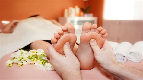 why you need foot massage before bed
