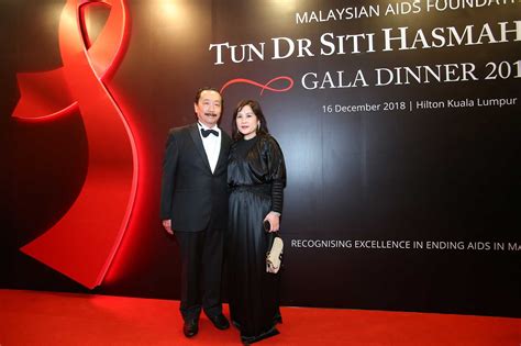 The moment of truth came when tan sri vincent tan, puan sri esther tan together with puan sri zaleha ismail stepped in front to pop 3 giant black balloons. The Tun Dr Siti Hasmah Award, Recognising Outstanding ...