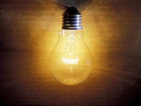 Old-fashioned light bulbs could be set for comeback after 'light ...