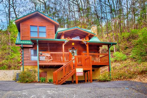2 Night Cabin Rentals Pigeon Forge / The Wood Shed: Pigeon Forge 2 ...