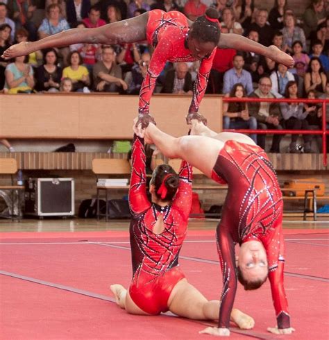 Las competiciones de gimnasia en los juegos olímpicos de tokio 2020 se realizan en el centro de gimnasia de ariake de tokio del 24 de julio al 8 de agosto de 2021. La gimnasia acrobática llega a Gondomar con nueva escuela