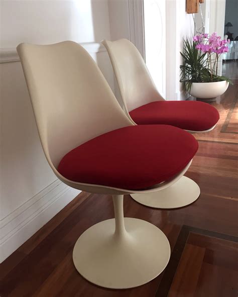 Eero saarinen style designer tulip style chair fibreglass finest quality materials just £180 from swivel uk: Pair of Vintage Tulip Chair by Eero Saarinen image 3