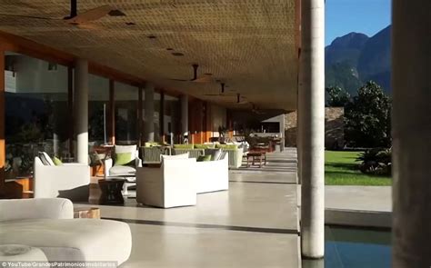 Take a tour inside these world cup players. Neymar to recover from foot surgery at £6m Brazil mansion ...