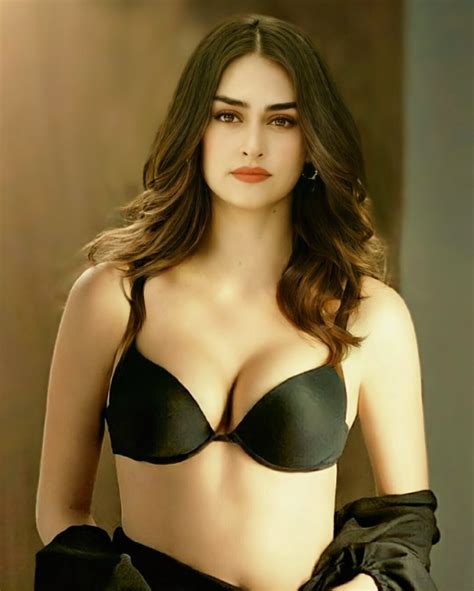 Esra Bilgic Hot Sexy Photos Turkish Actress Esra Bilgi Bikini Photos