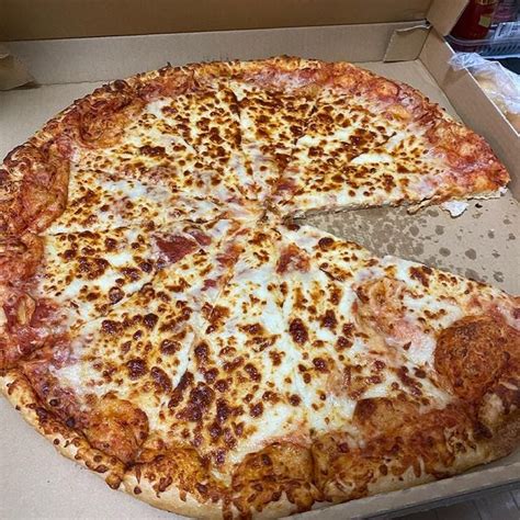 How Costco Makes Its Pizzas Is Blowing People S Minds Hunker
