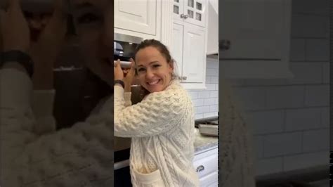 Jennifer Garners Pretend Cooking Show Episode 22 Ten Grain Bread Jennifer Garner Cooking