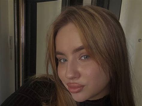 AvaColins Big Titted Blond Teen Babe Webcam SexCamDB Com