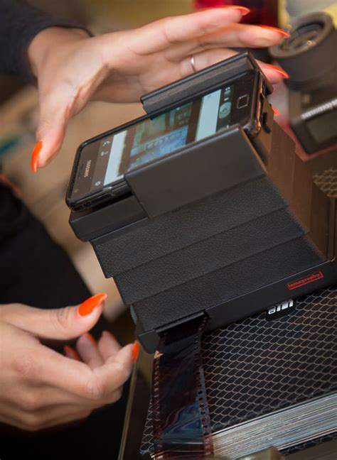 Lomography Smartphone Film Scanner Review