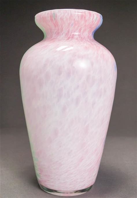 Lot American Art Glass Vase H 12 In