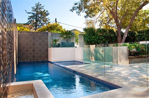 Revitalize Your Eyes With These Luxury Swimming Pool Designs