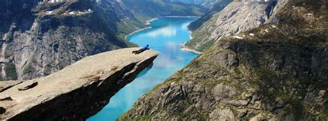 Der preikestolen und kjeragbolten, hoch über dem lysefjord in norwegen. Trekking Norwegen: Kjerag, Preikestolen & Trolltunga