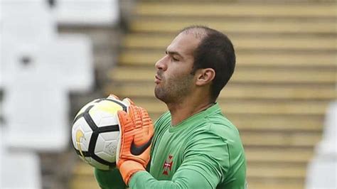 #3 alisson is from a family of goalkeepers. Classify Brazilian GK Alisson Becker and his brother Muriel