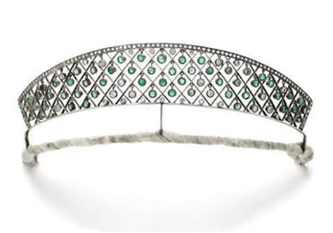 Diamond Crown 125 Ct Diamond Emerald Silver Antique