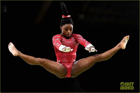 Simone Biles Laurie Hernandez And Womens Gymnastics Team Complete Podium Training For Olympics