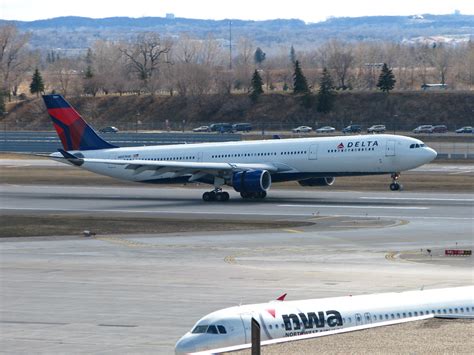 Delta A330 Landing At Msp A Photo On Flickriver