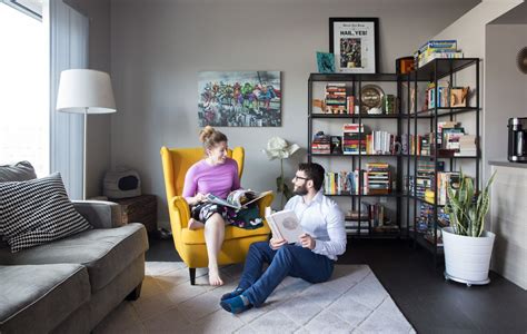 A Cozy “minimalist With Nerdy Flair” Studio Apartment Small