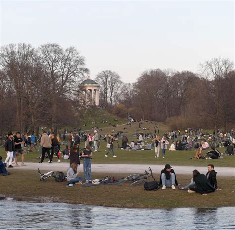 Der englische garten ist eine große grünanlage im münchner nordosten. Mehr Polizei im Englischen Garten: «Kein Spaß mehr» - WELT
