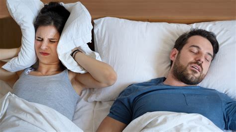 चैन की नींद लेनी हैं तो पार्टनर से लें sleep divorce जानिए कैसे get a good sleep you can