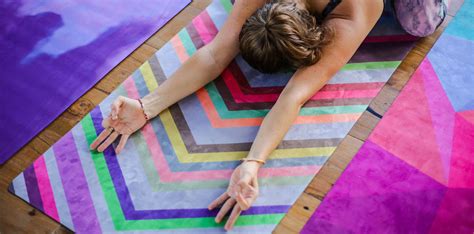 How Should You Choose A Yoga Mat Mindyoga4u