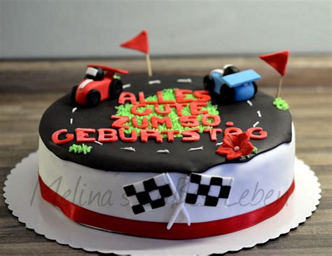 Melina's Rezeptearchiv: Formel 1 Torte / Rennauto Torte