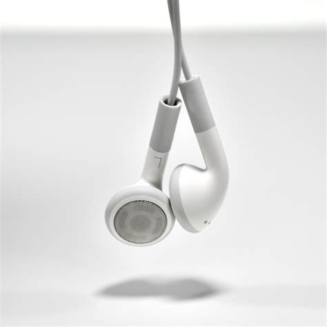 Apple Earphones With Remote And Mic Without Mic For The Ipod Shuffle