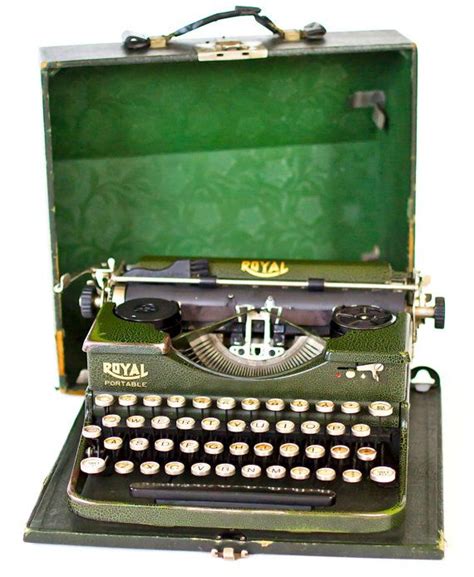 Rare 1930s Antique Green Royal Portable Vintage Working Typewriter