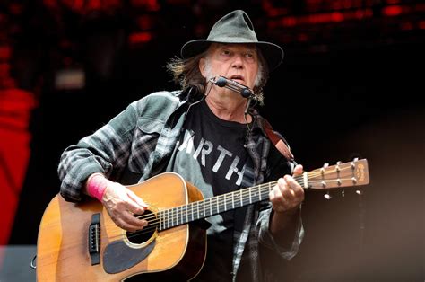Neil Young is still whining about Trump using his music