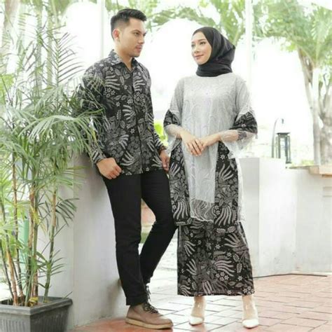 Inspirasi model baju gamis wanita cantik dan kekinian. Kebaya couple murah / Kebaya tunangan / Baju couple ...