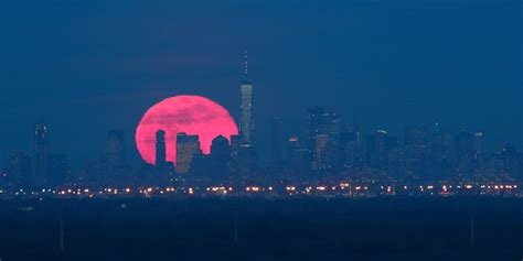 Super Snow Moon Stuns As The Biggest Supermoon Of 2019 Lights Up The