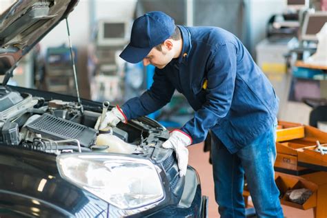 Do You Tip Auto Repair Mechanics Answered By A Local Expert