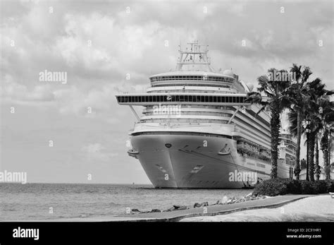 Aruba Sign Black And White Stock Photos And Images Alamy