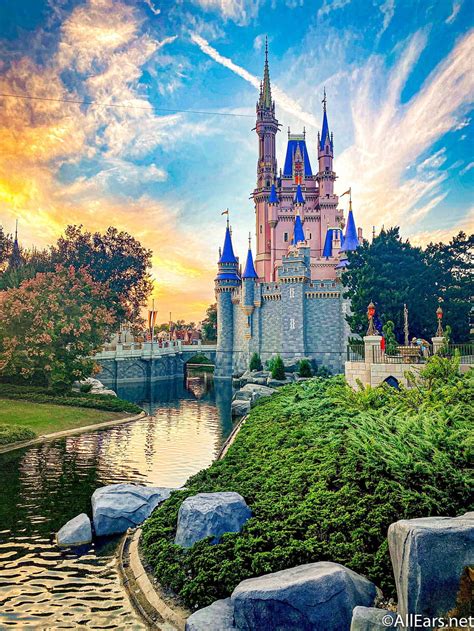 16 Stunning Disney World To Bring A Little Magic To Your Phone Or