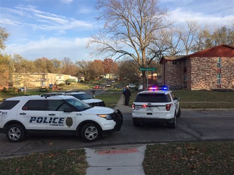 Police arrest suspect after chase, search near 25th and Louisiana