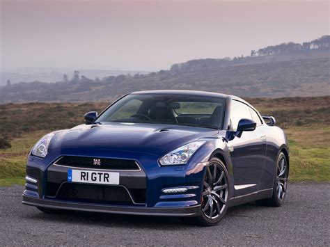 Nissan Gt R R35 Facelift Specs And Photos 2011 2012 2013 2014