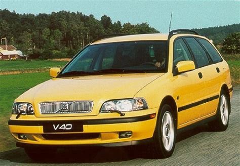 Alle Volvo V40 Kombi 19962004 Tests Erfahrungen Autoplenum De