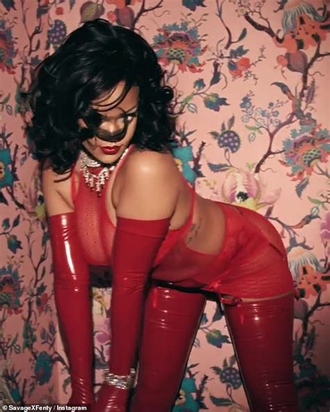 Rihanna Looks Ready For An Early Valentine S Day As She Shows Off Her