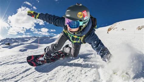 5 reasons why to wear a snowboard helmet globelink blog