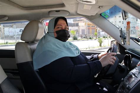 Mideast In Pictures First Female Taxi Driver In Gaza Strip Xinhua Englishnewscn