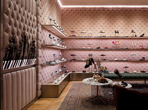 Guccis Dramatically Redesigned Boutique Now Open In The Galleria