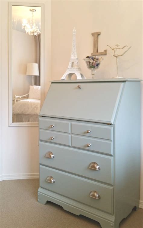 Ft., dry time 2 hr., app. Girls Room in Benjamin Moore's Pink Damask