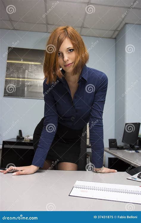 Сексуальная секретарша стоковое изображение изображение насчитывающей руки