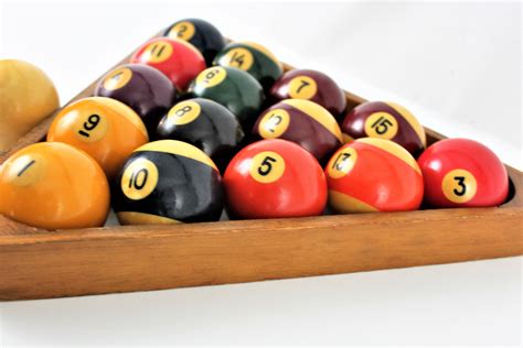 Vintage Set Of Bakelite Tested Billiard Balls 2 14 With Rack