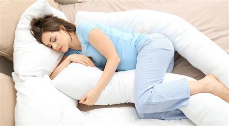 How To Sleep With A Pregnancy Pillow Tips For You 33rd Square